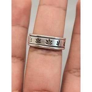 925 Sterling Silver Leaf Ring Size 9